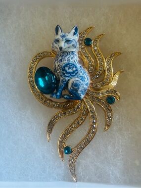 Nine-Tailed Fox (Kitsune) porcelain brooch